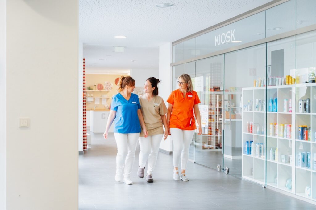 Initiativ bewerben beim Seniorenwohnzentrum Lichtenberg